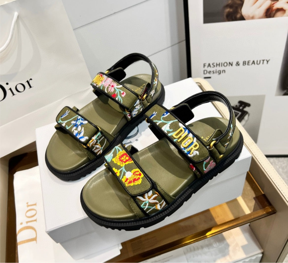 Woman Dior sandal
