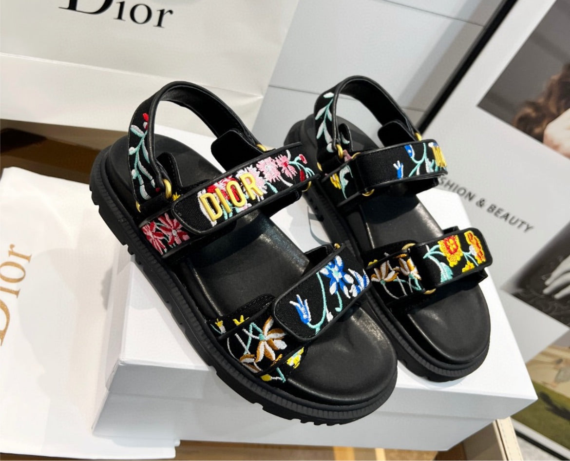 Woman Dior sandal