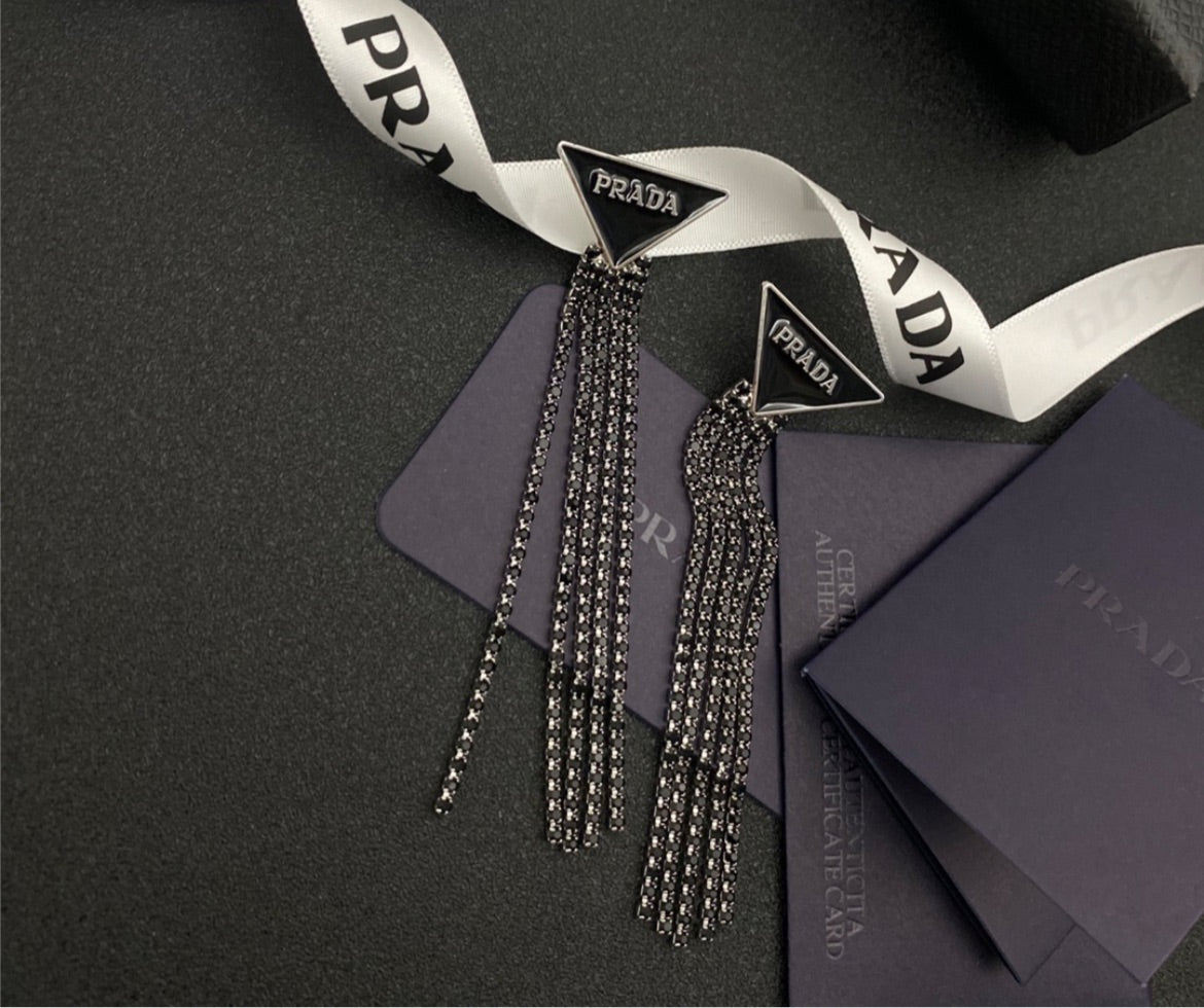 Black Prada Long earring