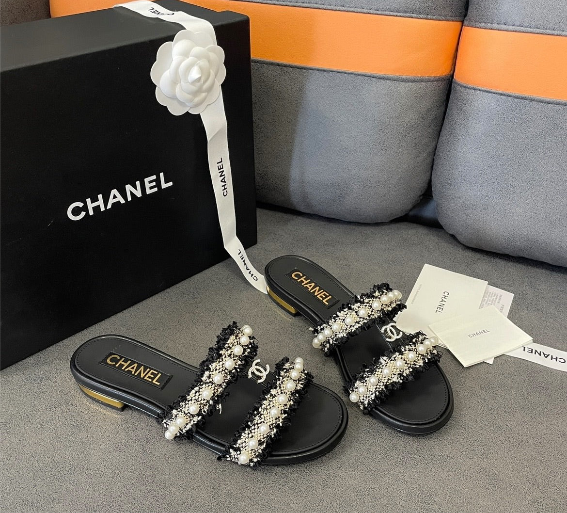 Black / pearl Chanel sandal