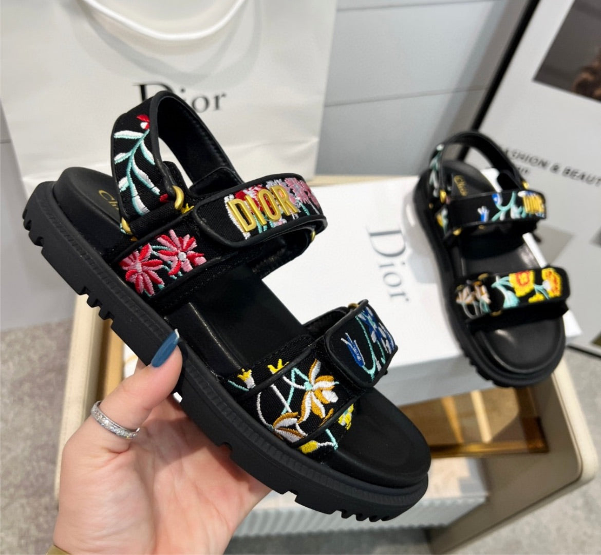 Woman Dior sandal