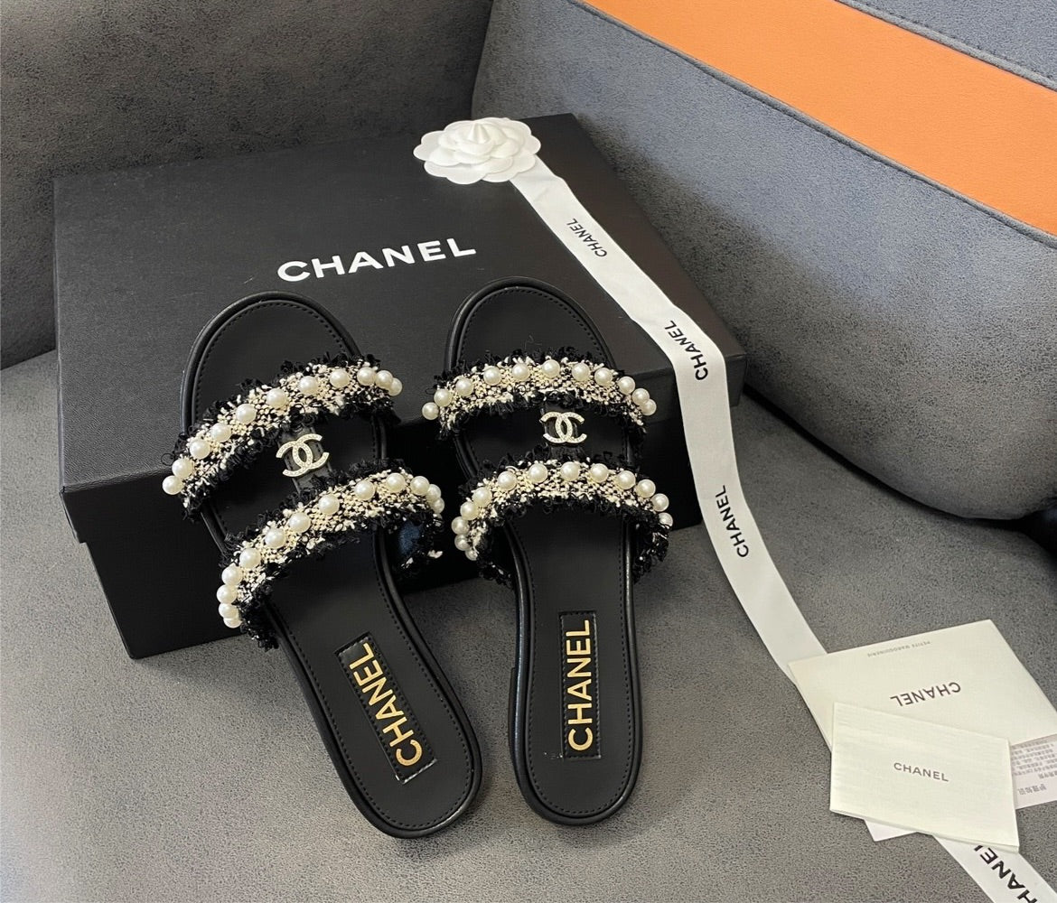 Black / pearl Chanel sandal