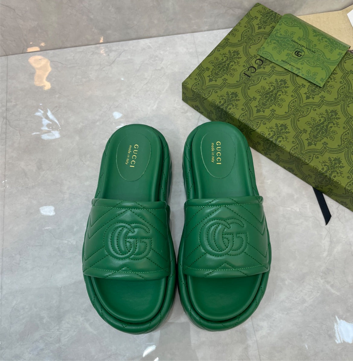 Soft leather Gucci slide sandal