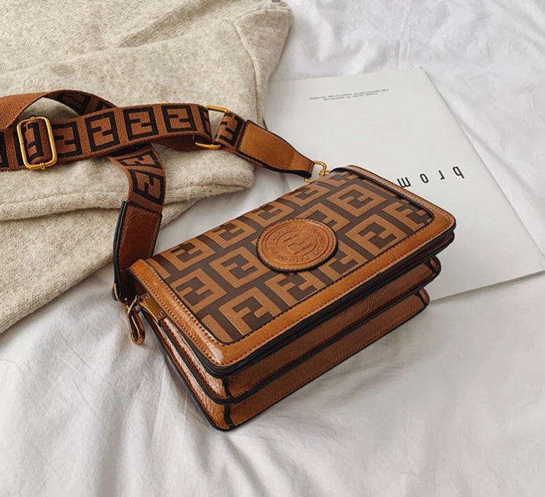 SALE! Elegant style Wholesale Ladies Wide Shoulder