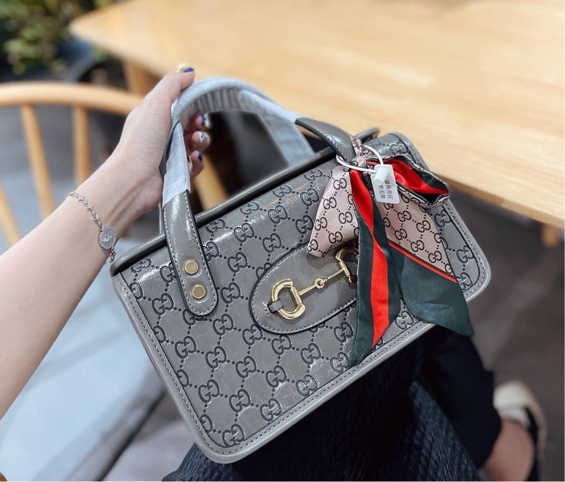 Woman Gucci new shoulder bag