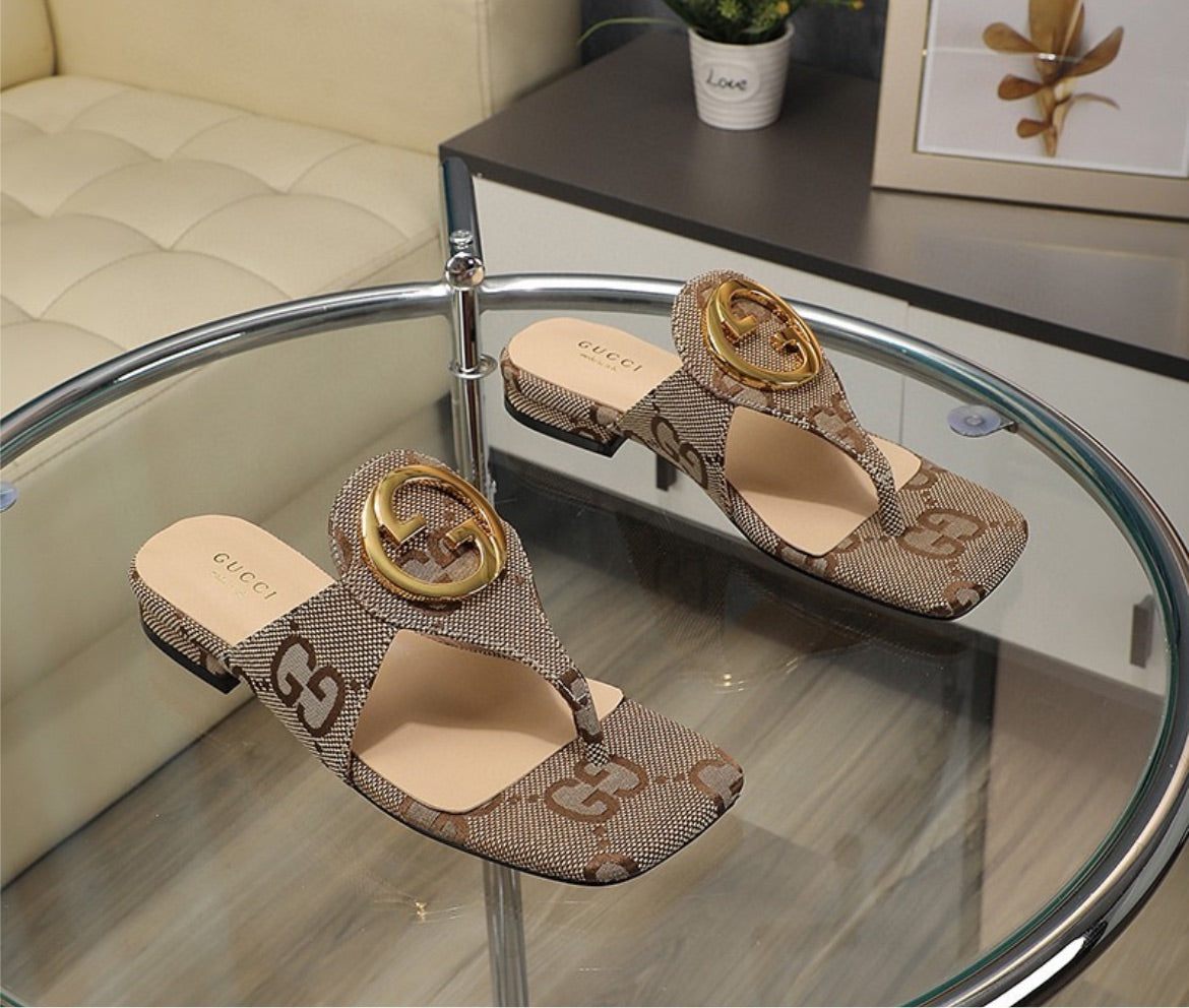 New woman Gucci Sandal
