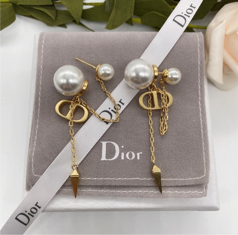 Dior pearl Gold plated earrings