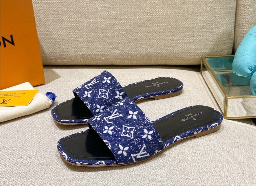 Blue LV woman slide sandal