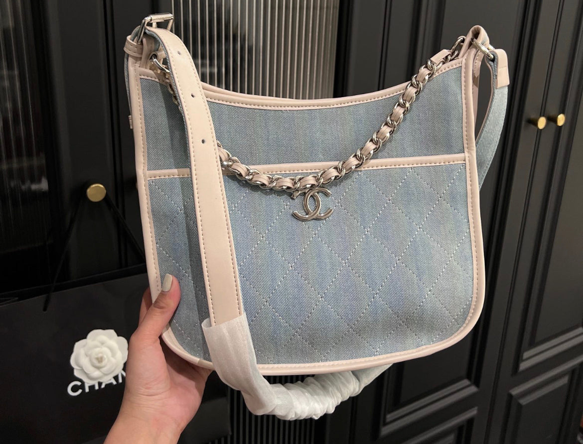 New Chanel Hobo shoulder bag