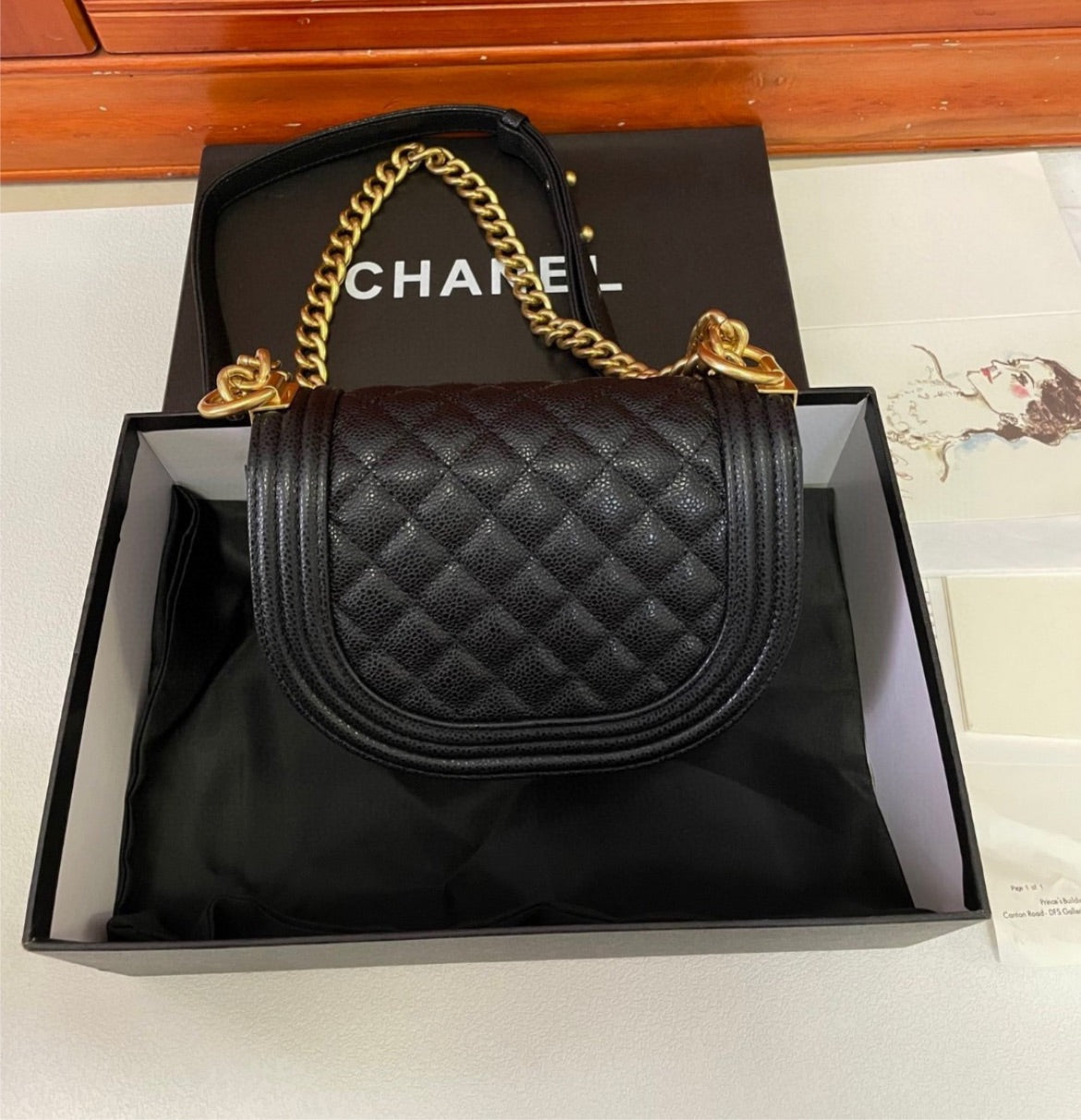 Woman Chanel crossbody handbag