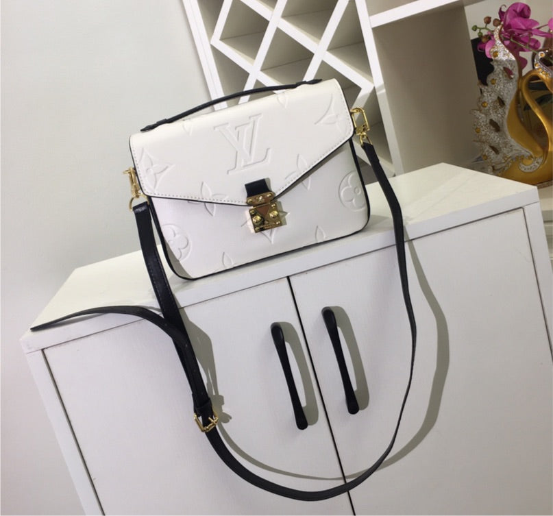 New LV woman shoulder handbag