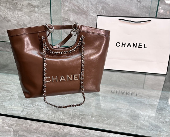 New woman Brown Chanel handbag