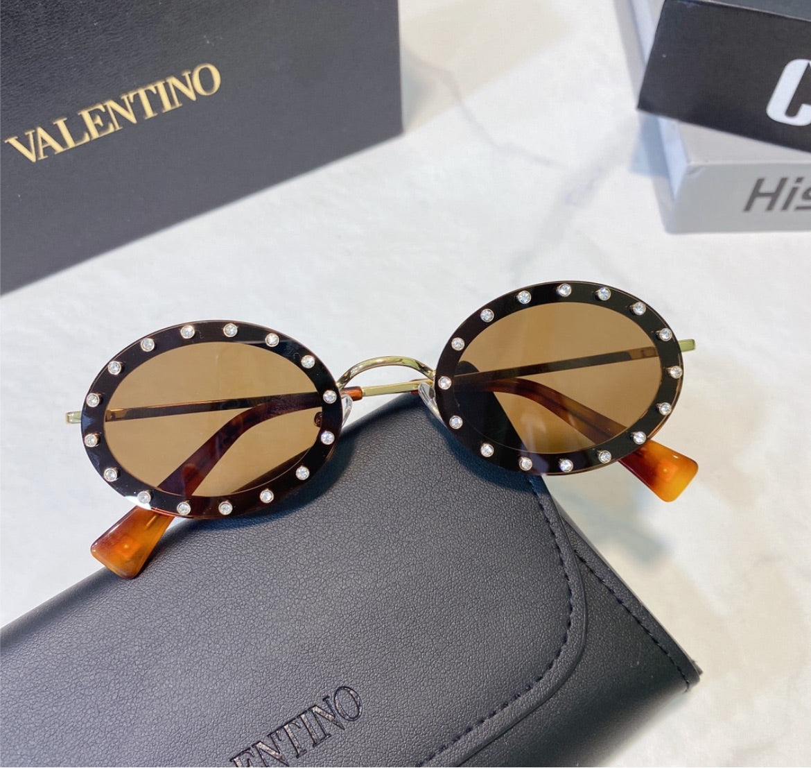 New Valentino woman shades