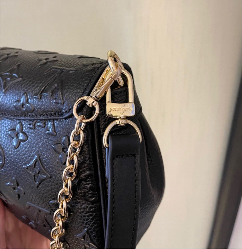 New LV a woman handbag