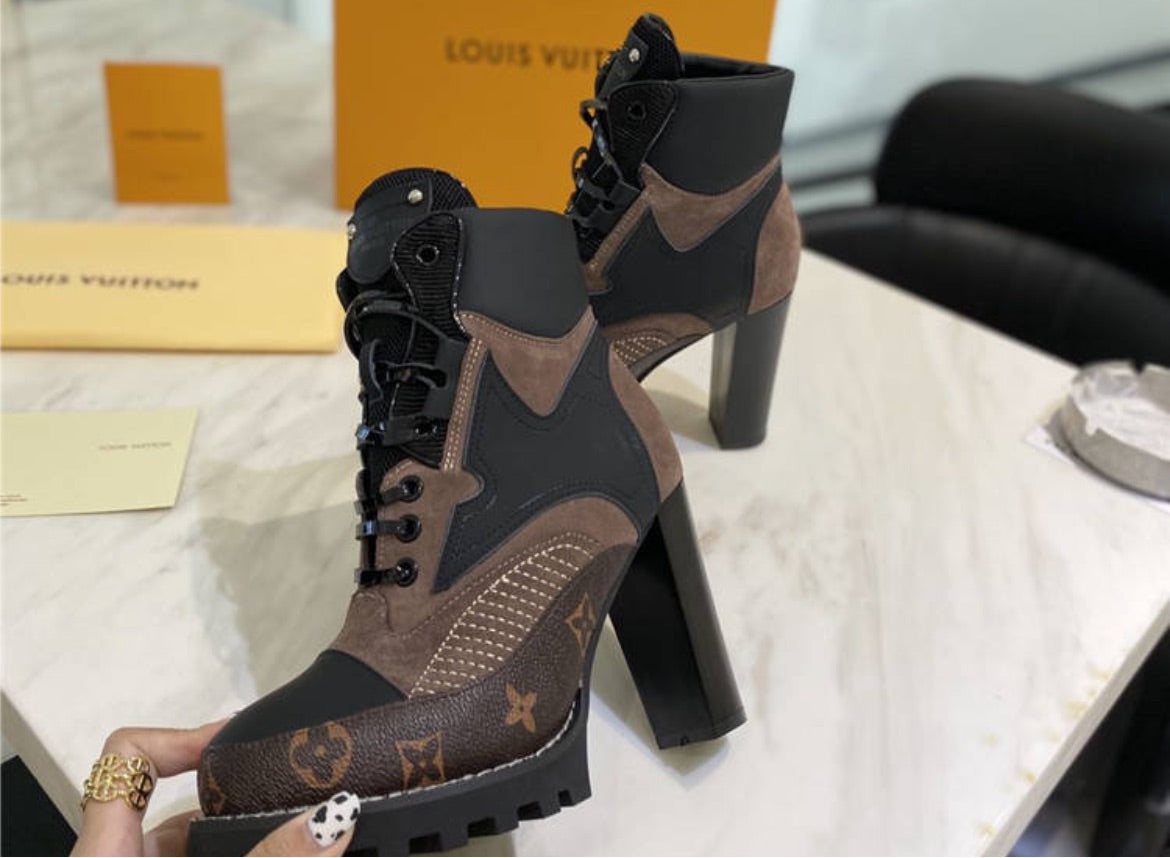 Woman LV boots
