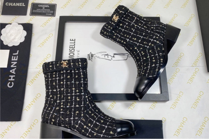 Chanel woman Boots