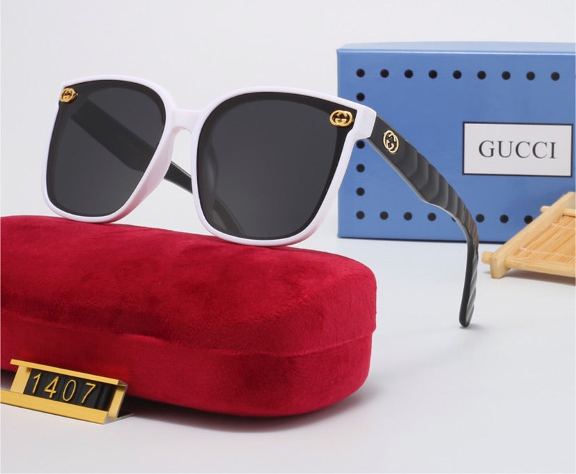 Woman Gucci sunglasses