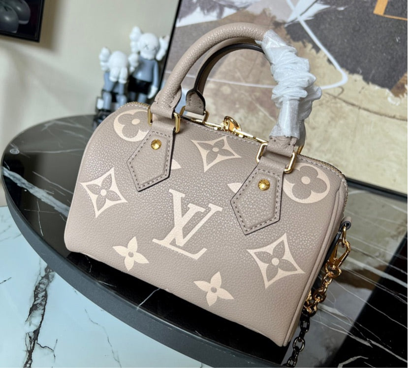 Woman LV Handbag