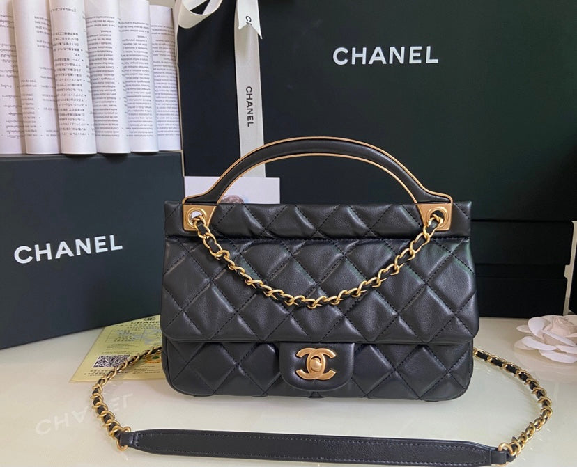Chanel woman handbag