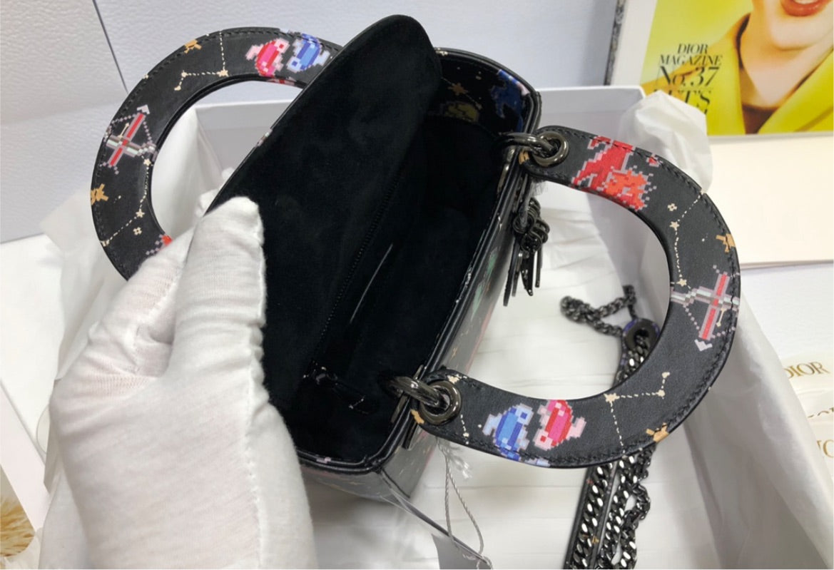 Woman new Dior black handbag