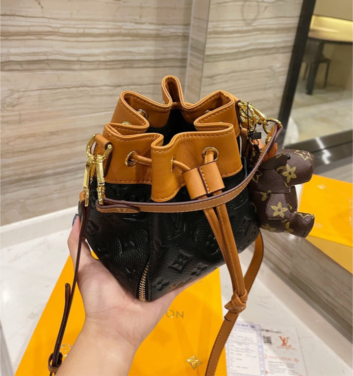 LV woman shoulder handbag