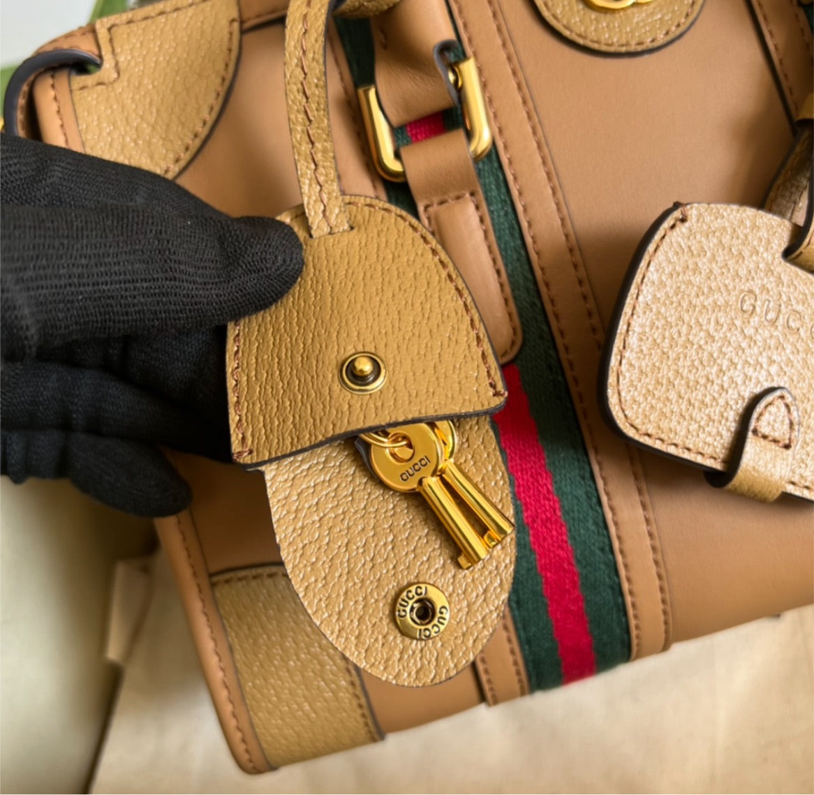 New Gucci shoulder bag