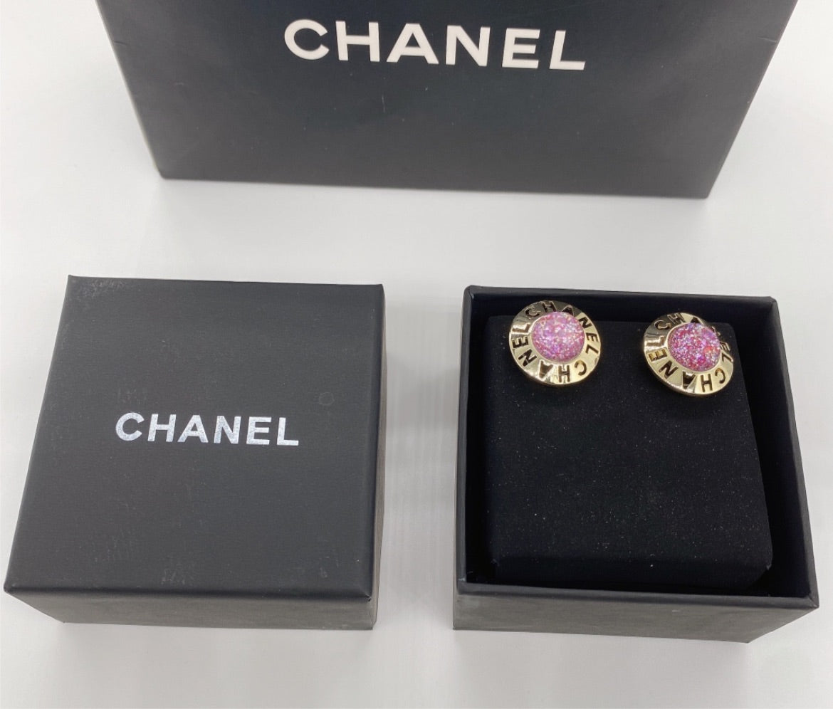 New cute Chanel earring