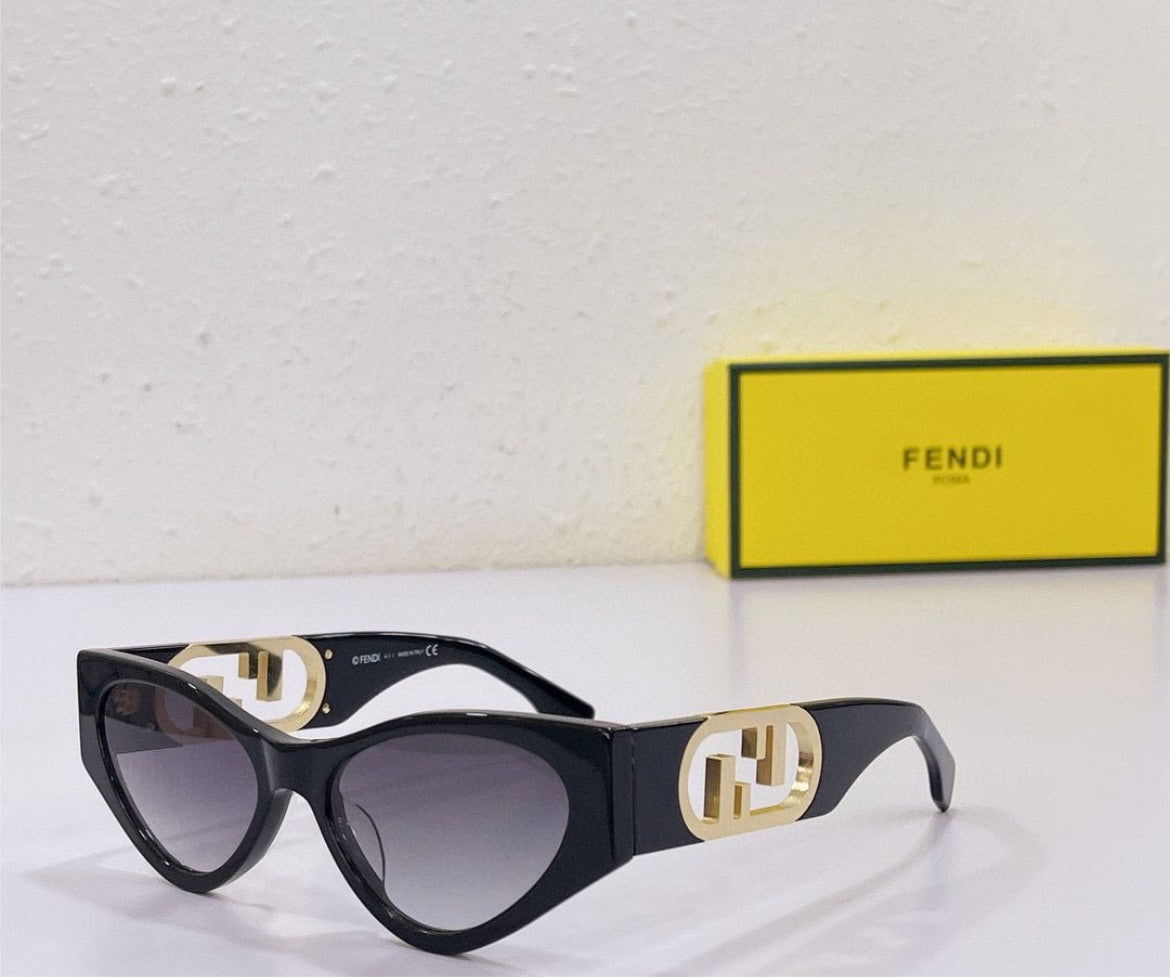 New Fendi woman sunglasses