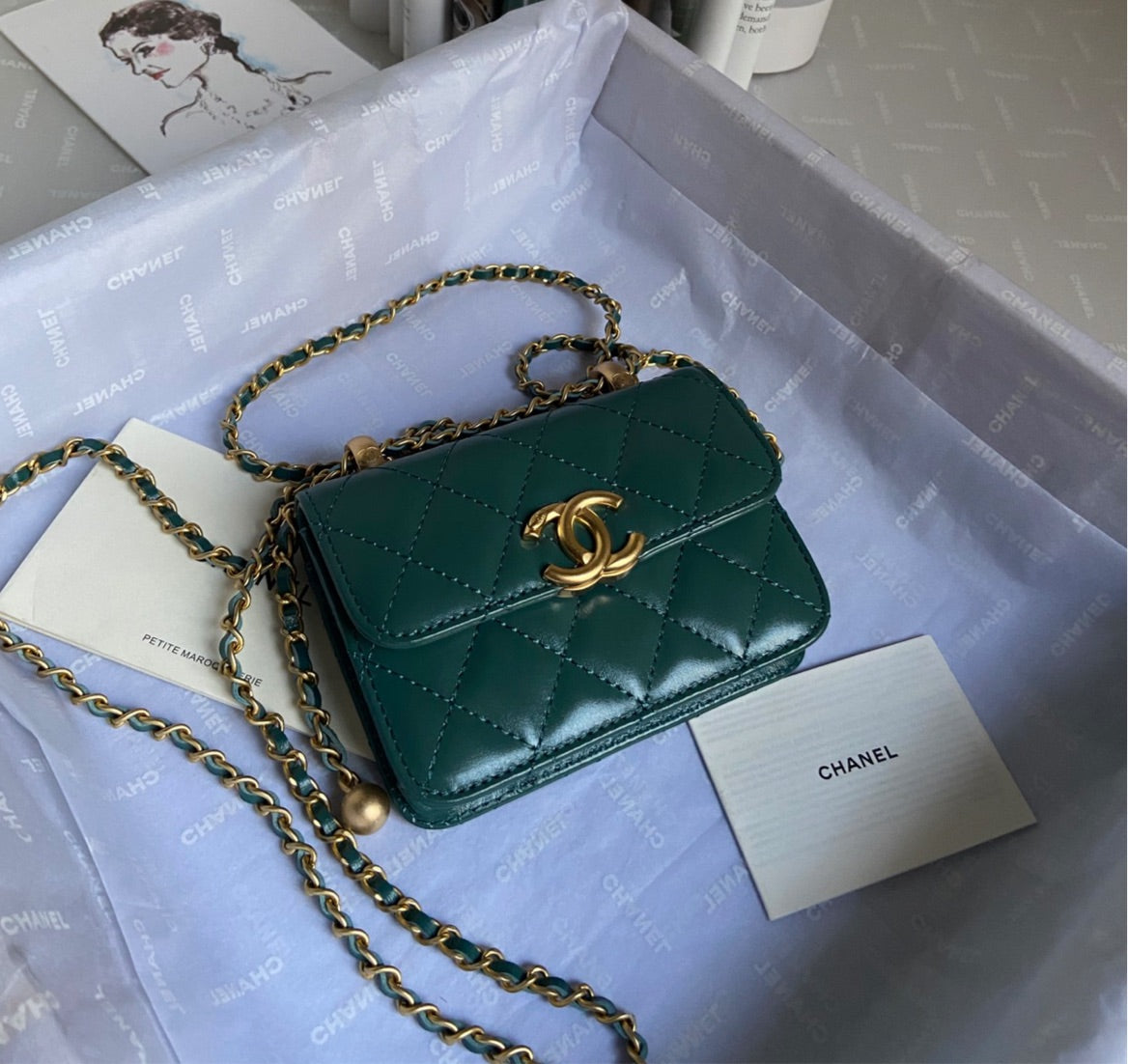 New woman Chanel crossbody/shoulder bag