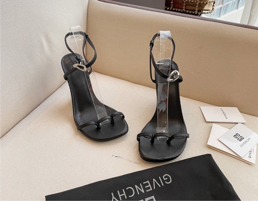 Woman Givenchy heels