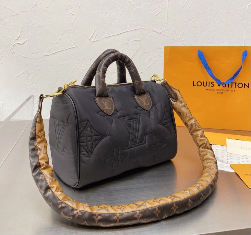 Woman LV handbag