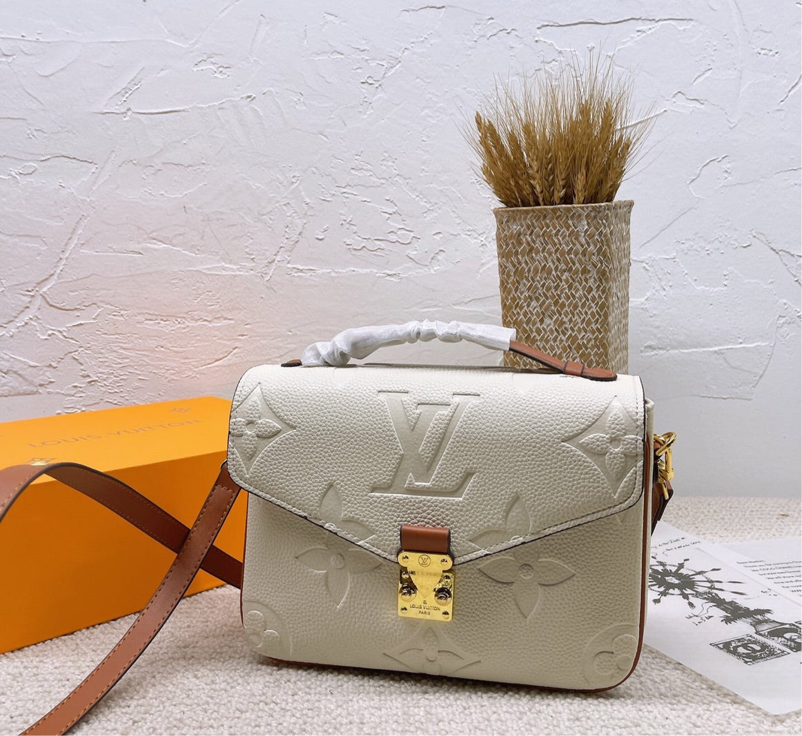 New LV woman shoulder handbag