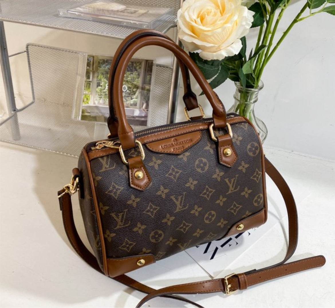 SALE ! LV woman shoulder handbag