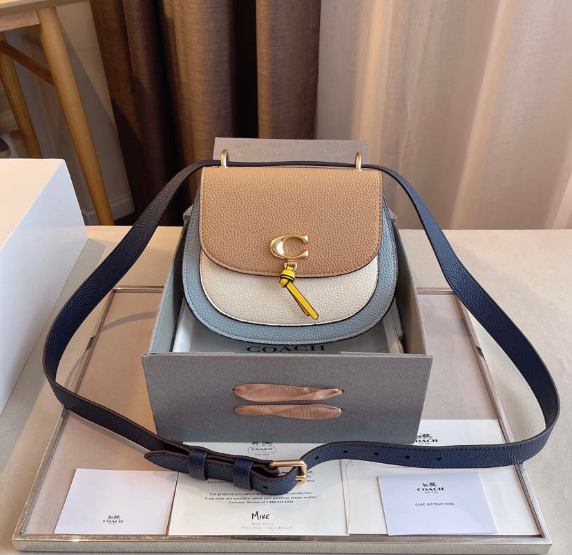 2021 New COACH crossbody