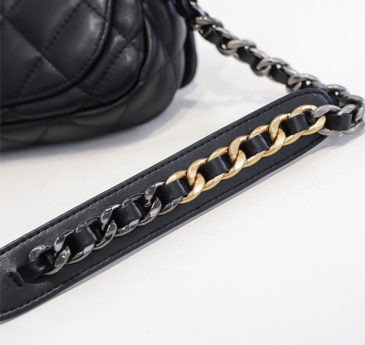 Chanel new woman gold/silver strap handbag