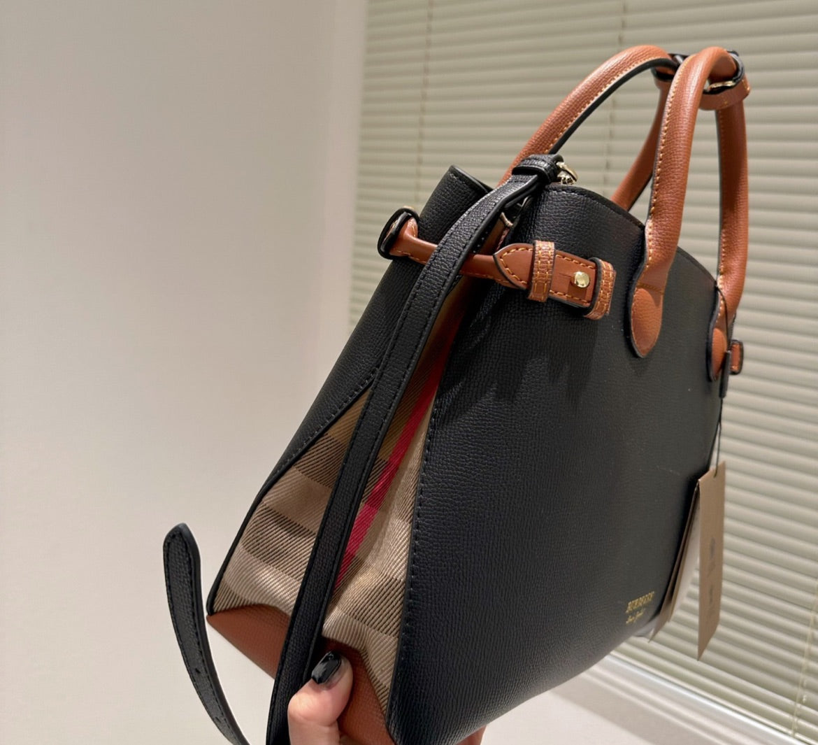 New Burberry woman shoulder handbag