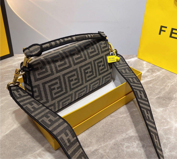 New woman Fendi 2021 handbag