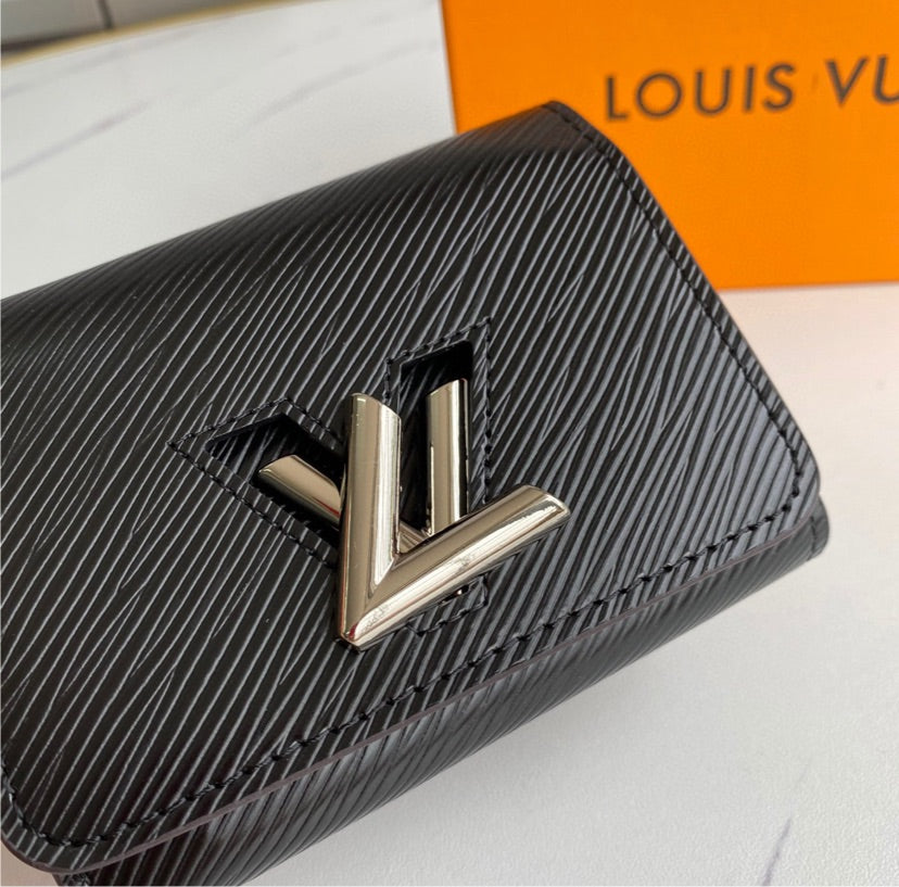 LV woman wallets