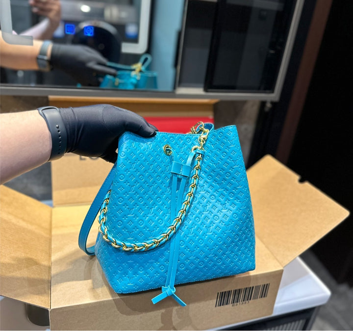 Woman leather LV shoulder bag