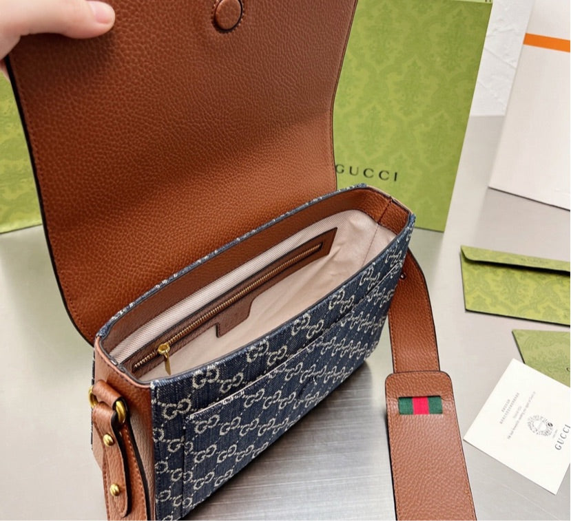 Woman Gucci shoulder Handbag