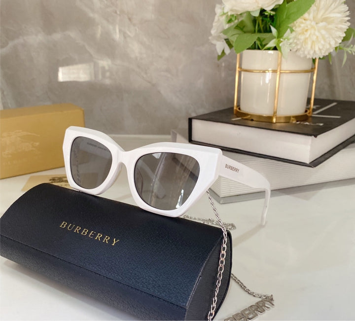 New Burberry woman sunglasses