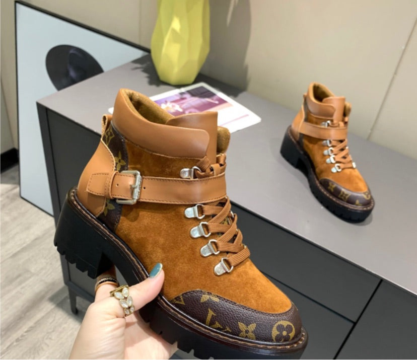 Low cut LV woman boots