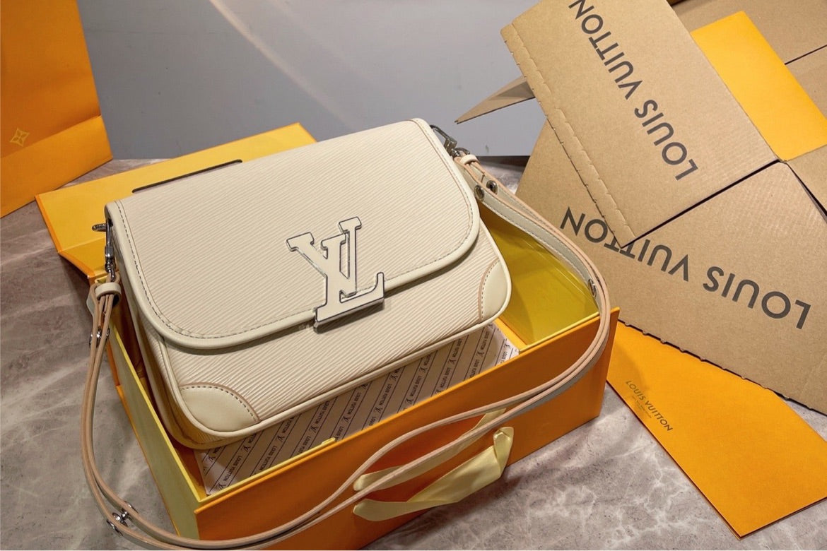 Louis Vuitton woman shoulder handbag