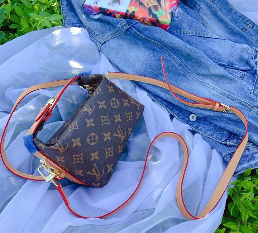LV woman crossbody /shoulder handbag