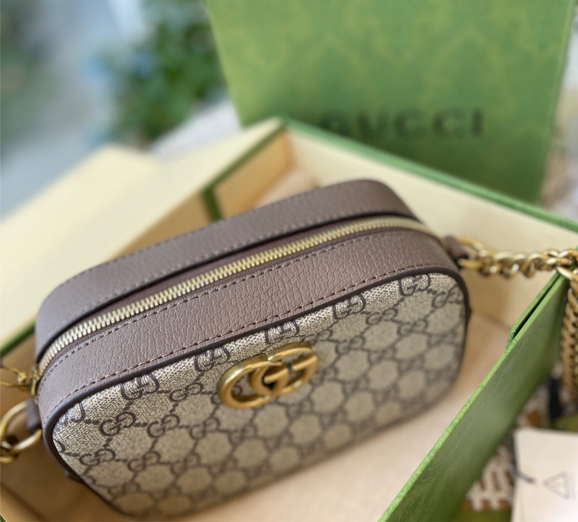 Woman Gucci crossbody