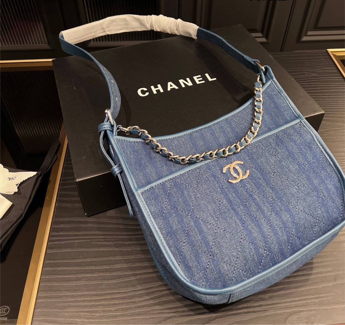 New Chanel Hobo shoulder bag