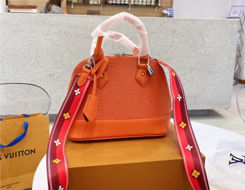 Woman LV shoulder Handbag