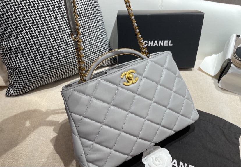 Grey leather Chanel handbag