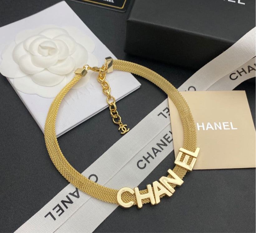 Chanel gold plate woman necklace