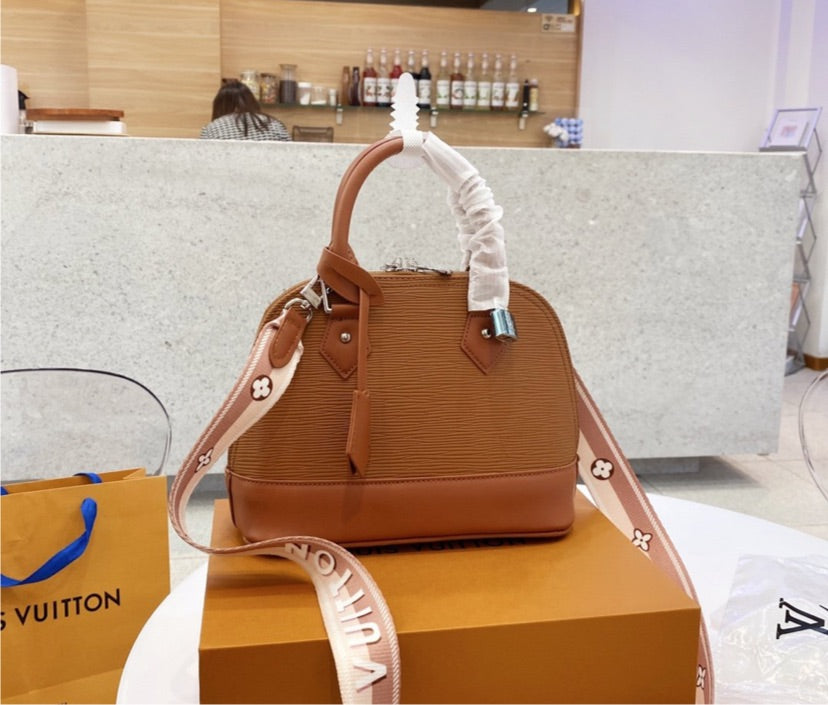 Woman LV shoulder Handbag